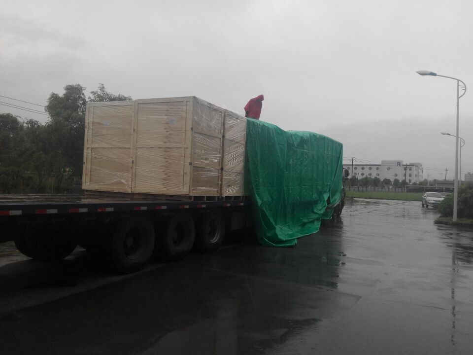 2017年6月北京創(chuàng)聯(lián)匯通電氣-雨中發(fā)貨現(xiàn)場，一直以顧客服務(wù)為較好